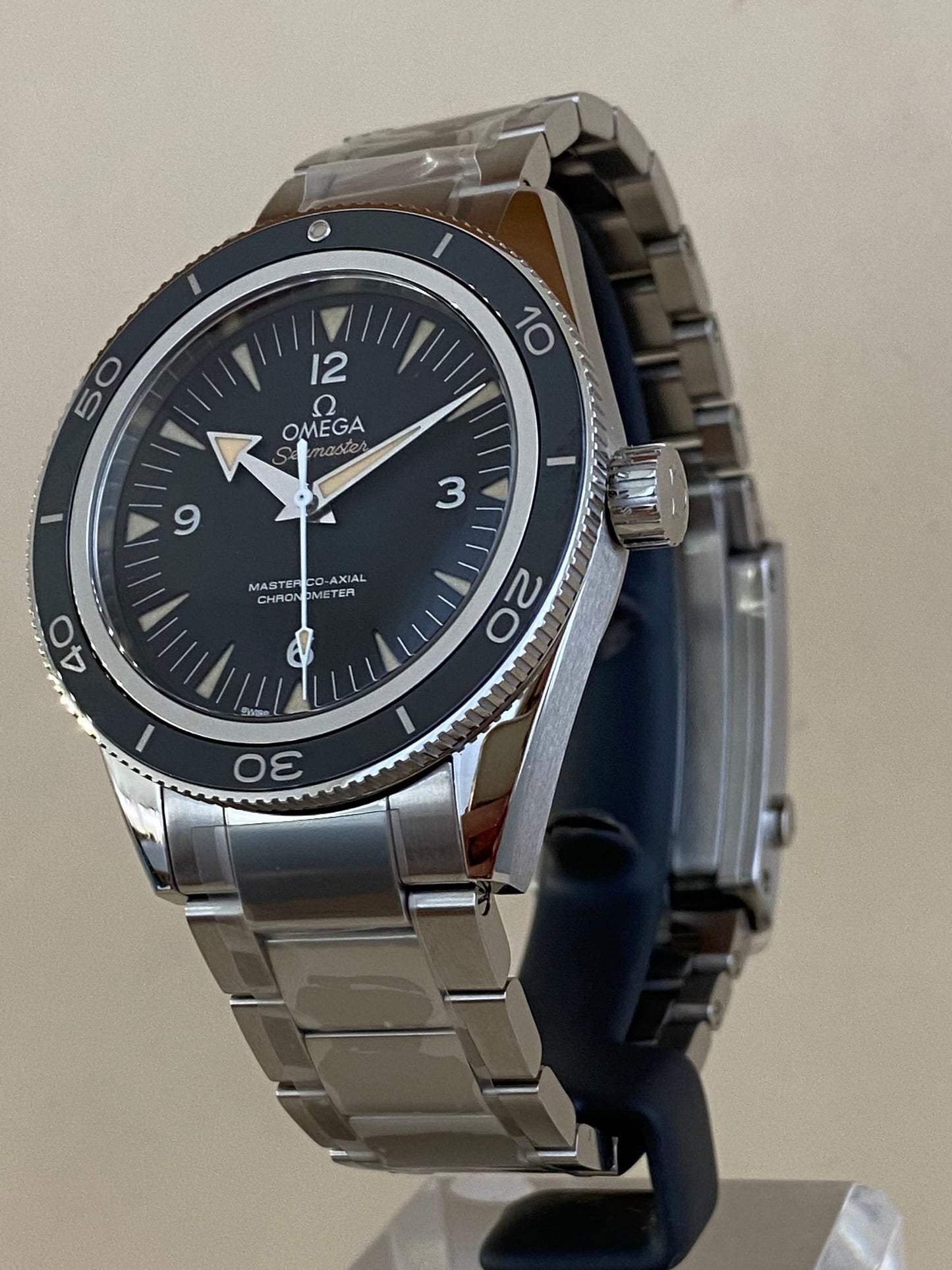 Omega Seamaster 300 - 233.30.41.21.01.001