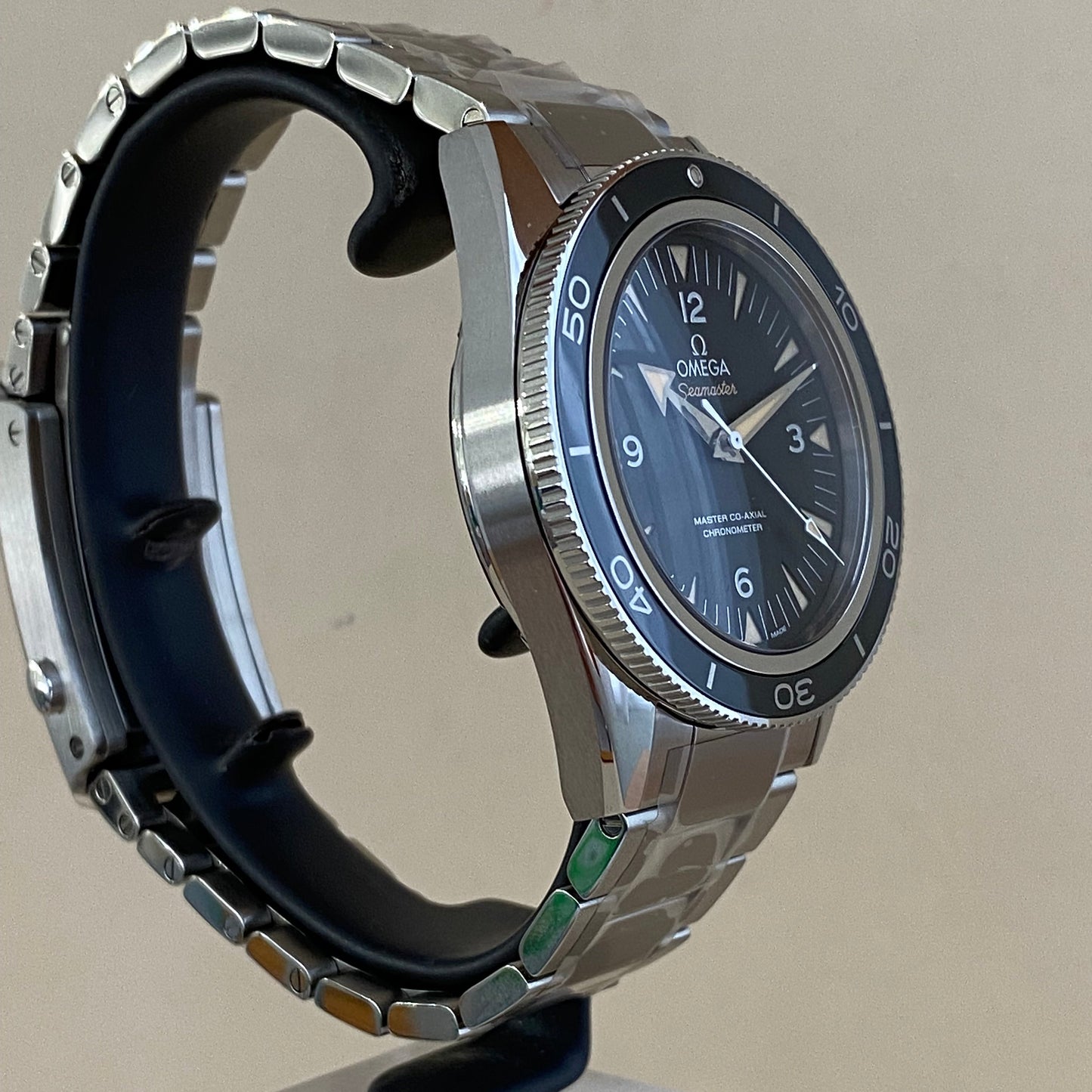 Omega Seamaster 300 - 233.30.41.21.01.001