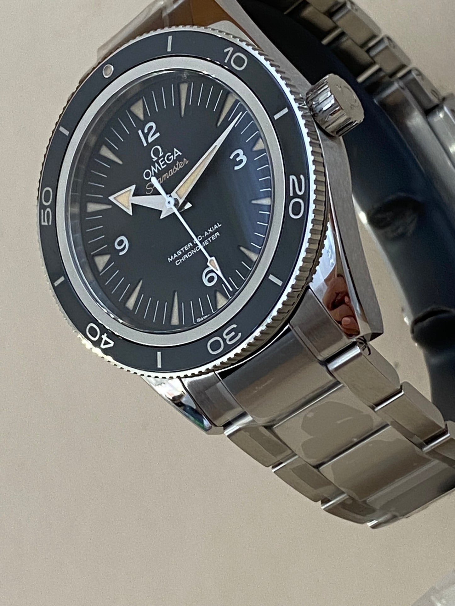 Omega Seamaster 300 - 233.30.41.21.01.001
