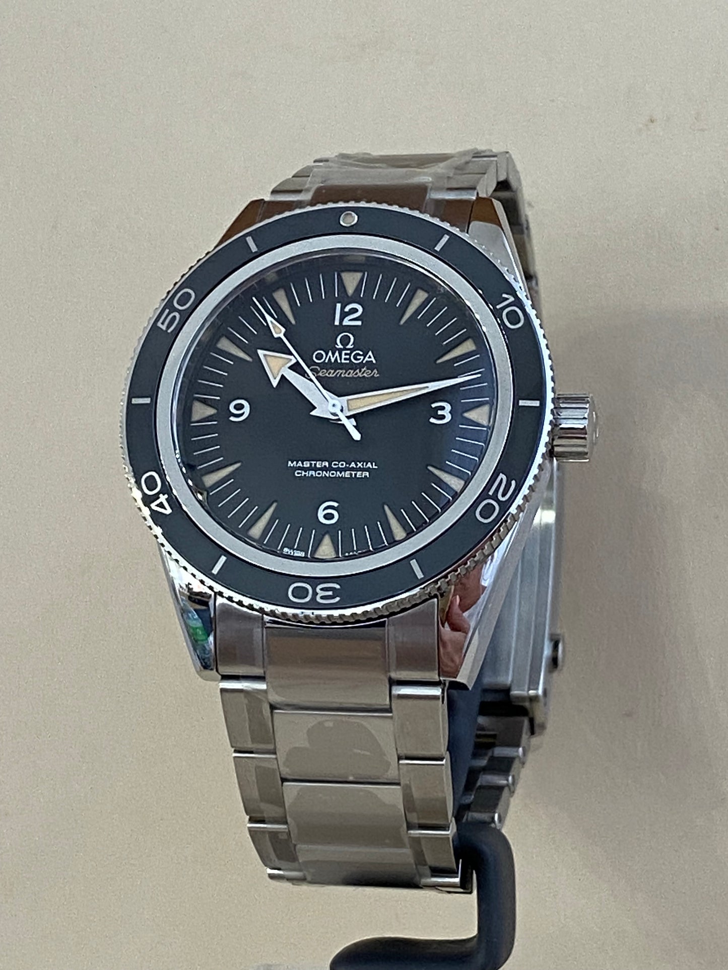 Omega Seamaster 300 - 233.30.41.21.01.001