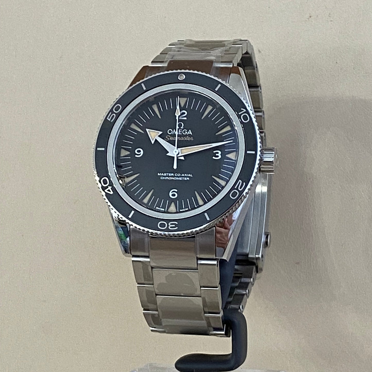 Omega Seamaster 300 - 233.30.41.21.01.001
