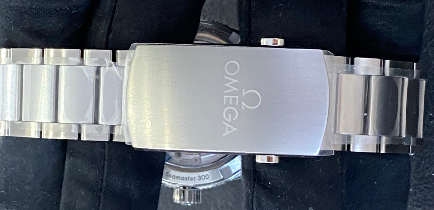 Omega Seamaster 300 - 233.30.41.21.01.001