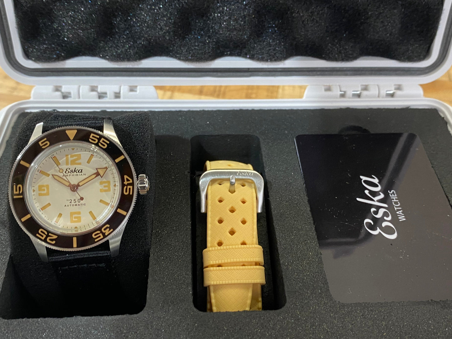 Eska Amphibian 250 - White Shark - 1095