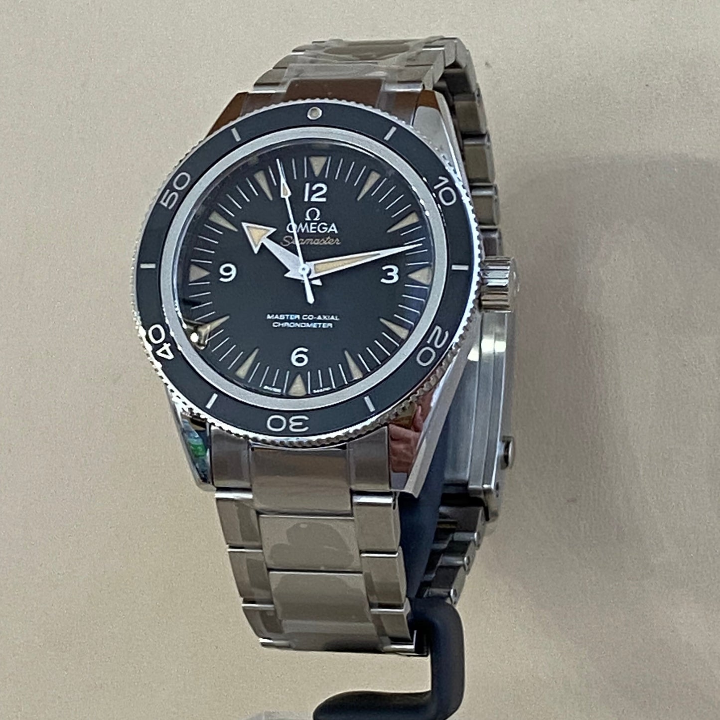 Omega Seamaster 300 - 233.30.41.21.01.001