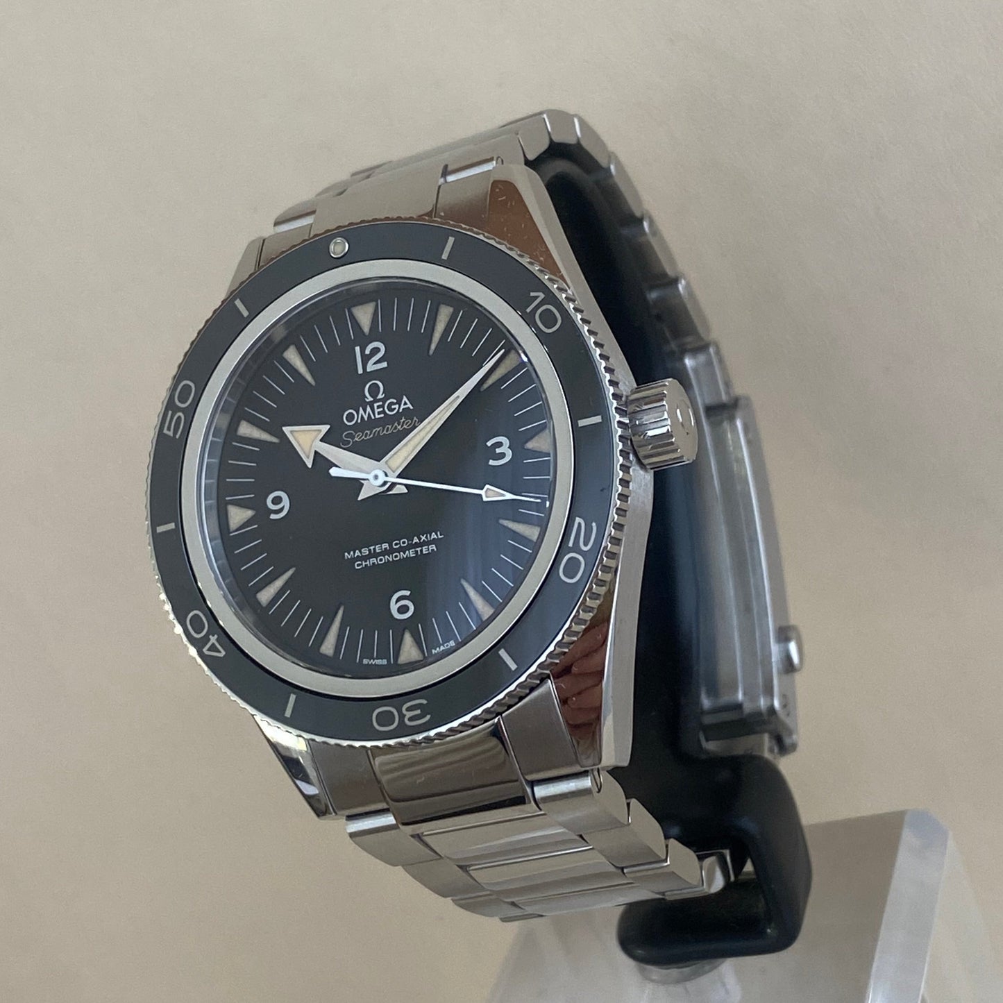 Omega Seamaster 300 - 233.30.41.21.01.001