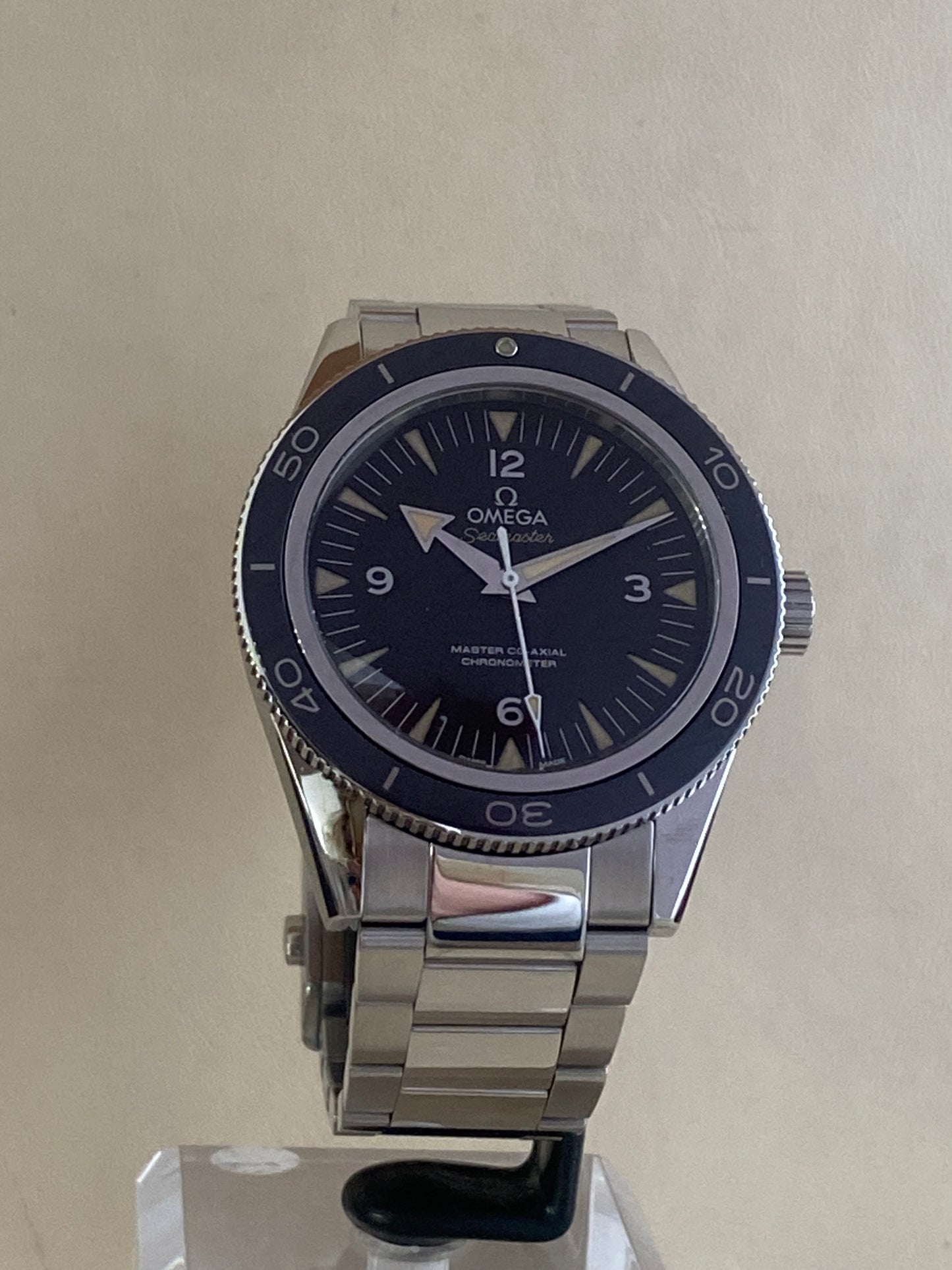 Omega Seamaster 300 - 233.30.41.21.01.001