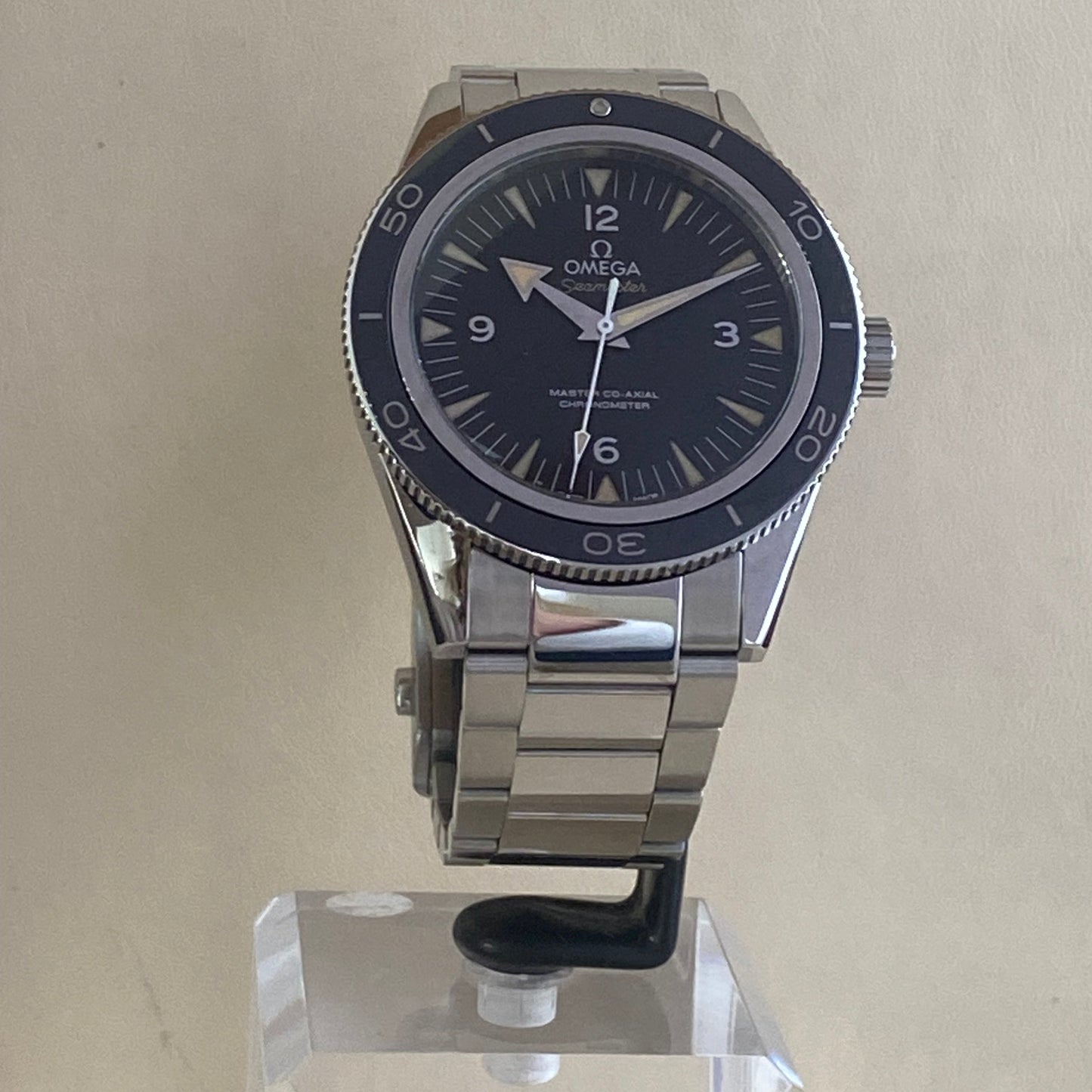 Omega Seamaster 300 - 233.30.41.21.01.001