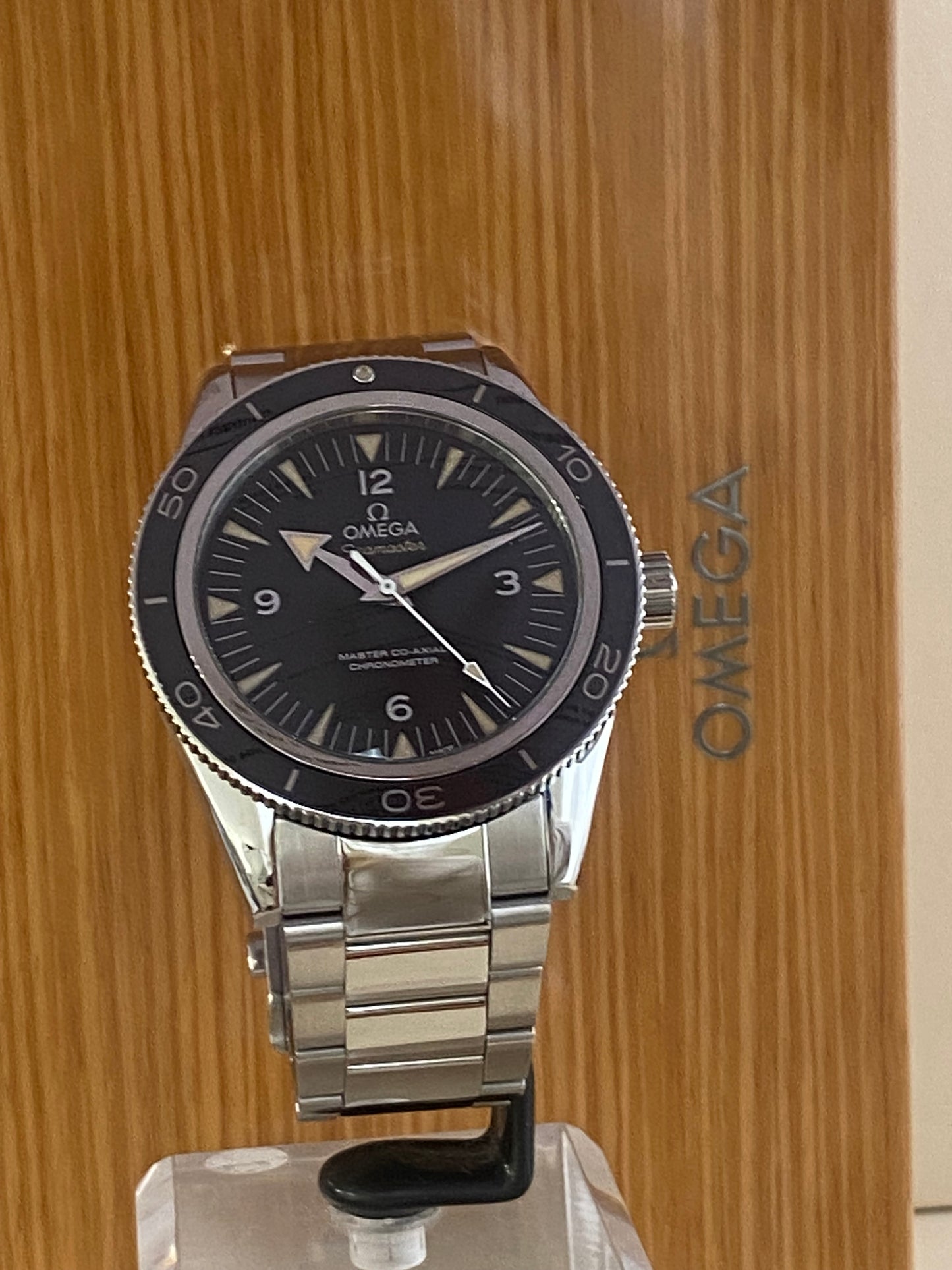 Omega Seamaster 300 - 233.30.41.21.01.001