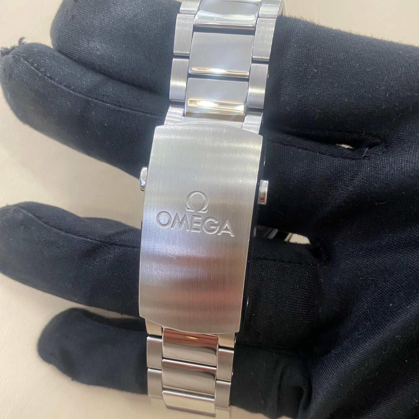 Omega Seamaster 300 - 233.30.41.21.01.001