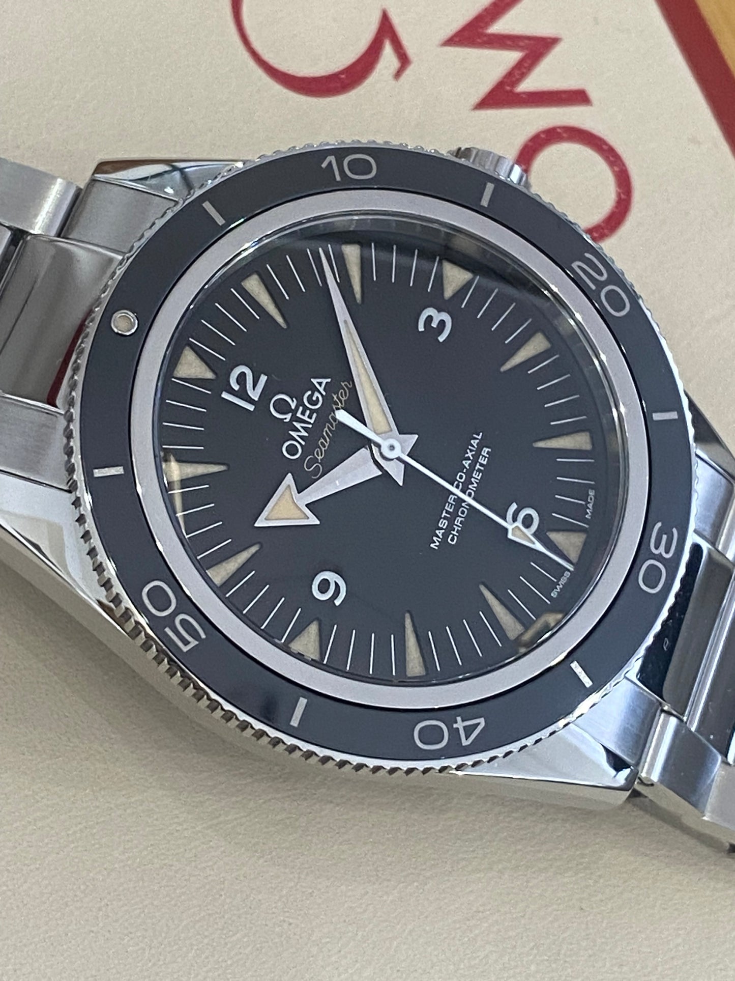 Omega Seamaster 300 - 233.30.41.21.01.001