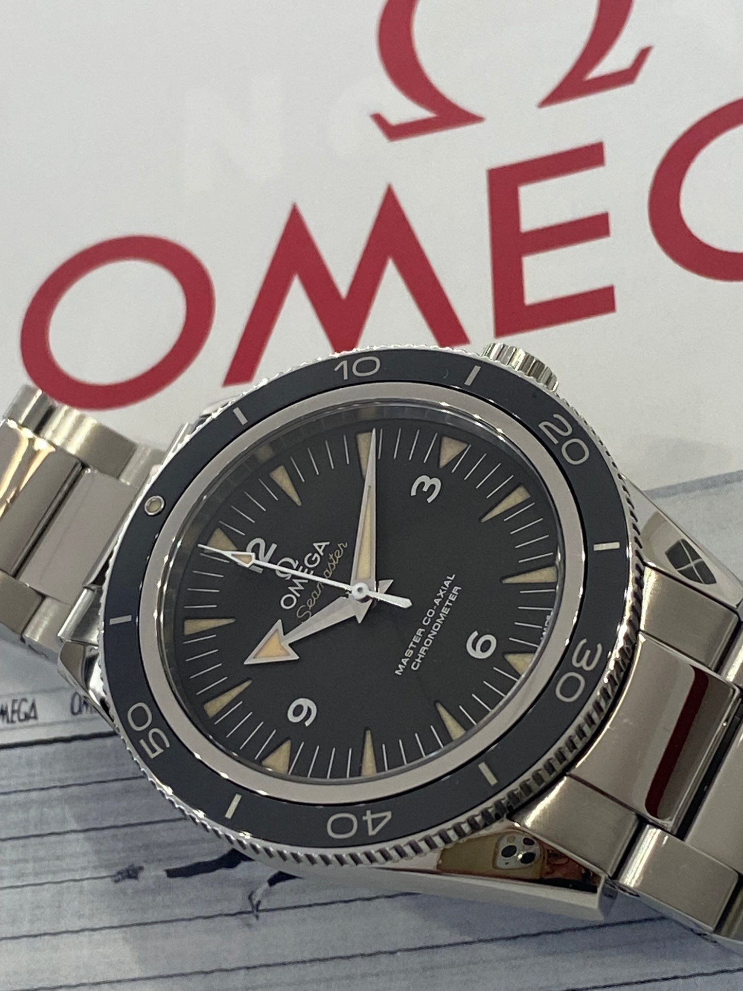 Omega Seamaster 300 - 233.30.41.21.01.001