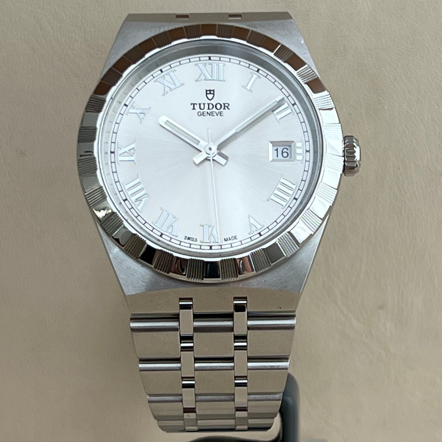 Tudor Royal 38 - 28500