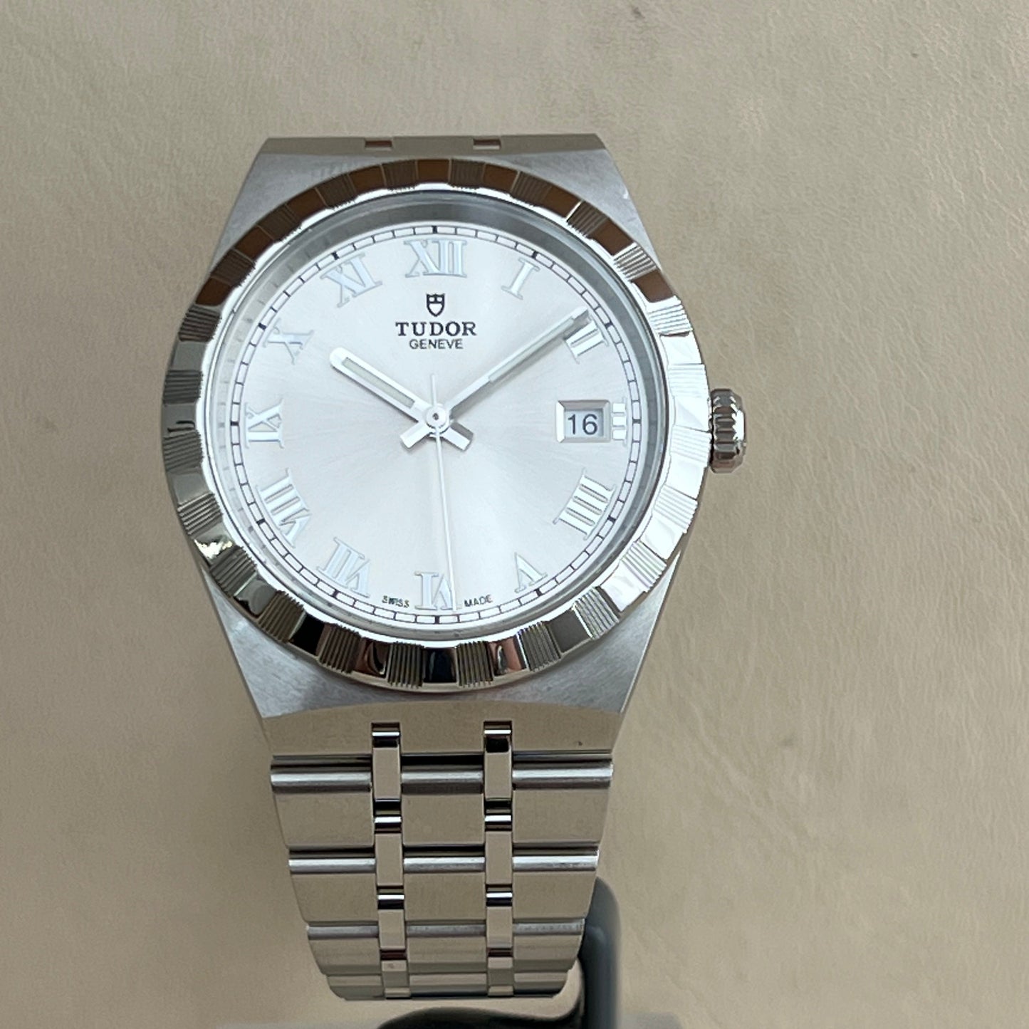 Tudor Royal 38 - 28500