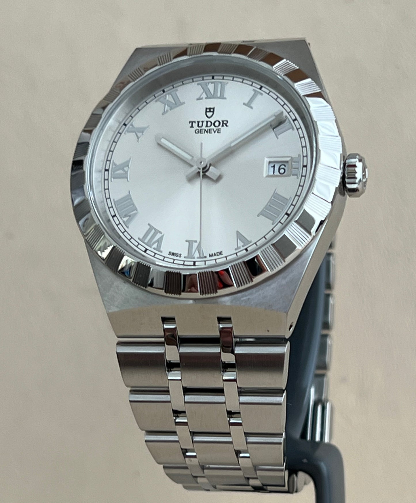 Tudor Royal 38 - 28500