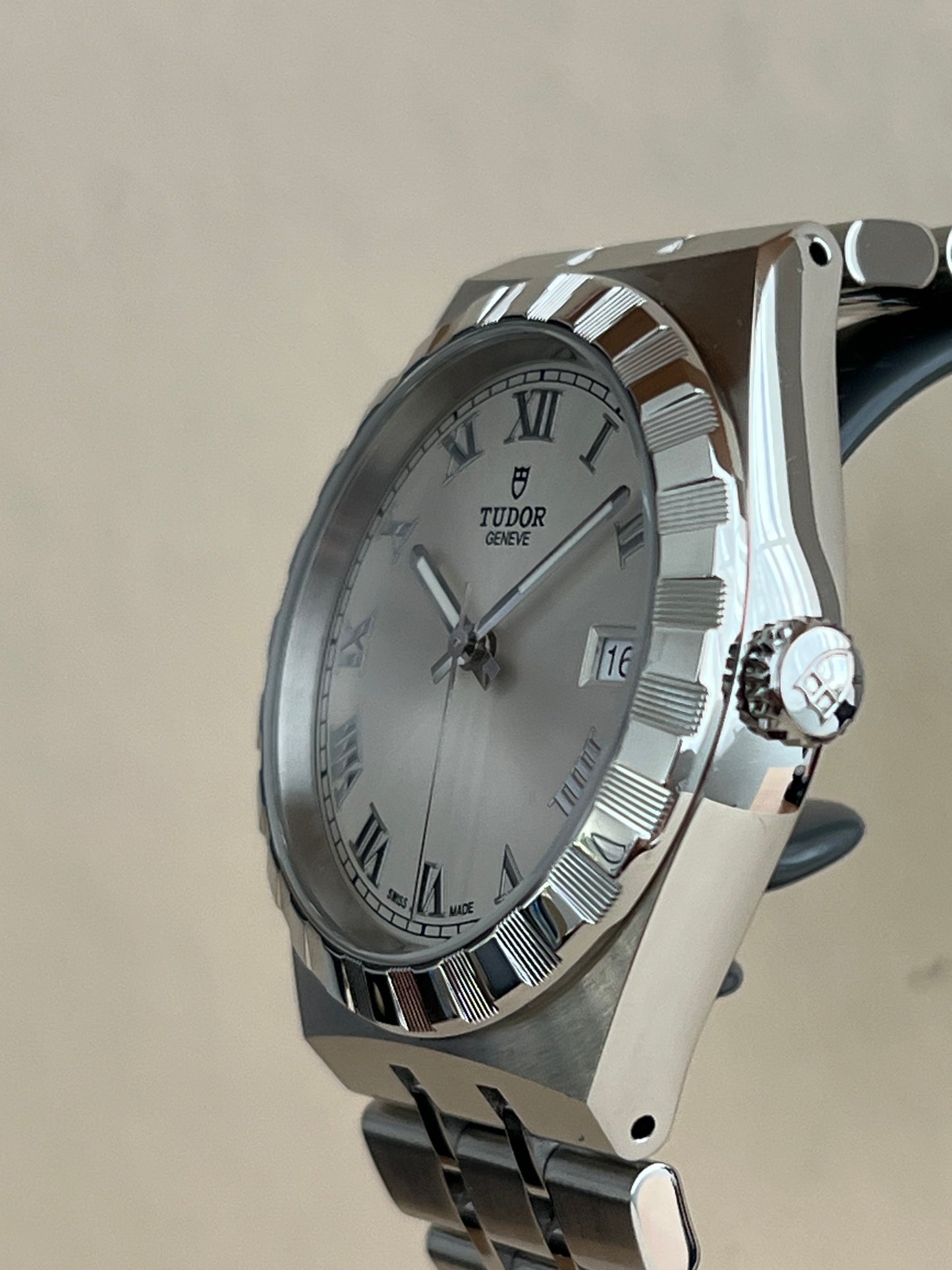Tudor Royal 38 - 28500