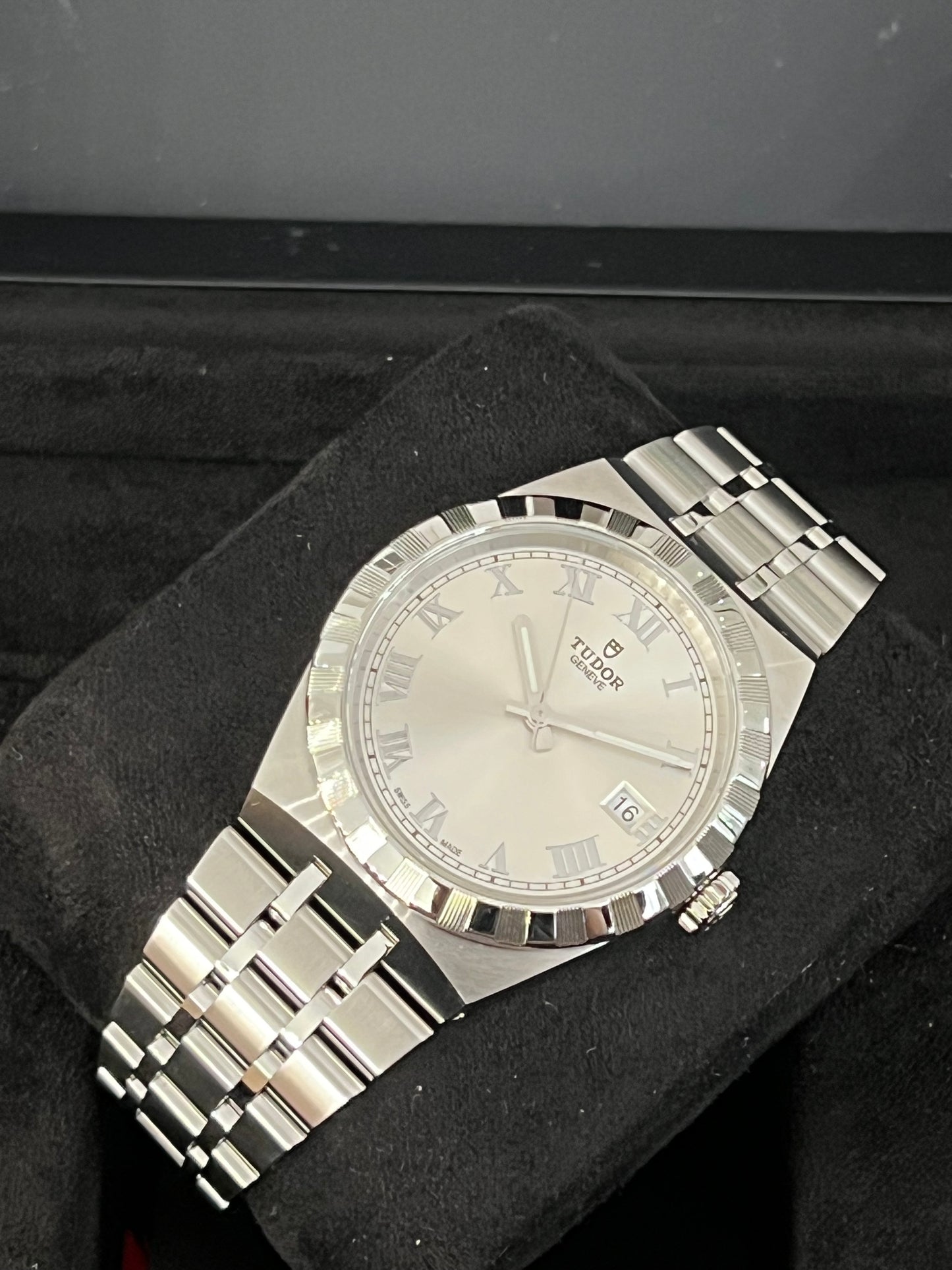 Tudor Royal 38 - 28500