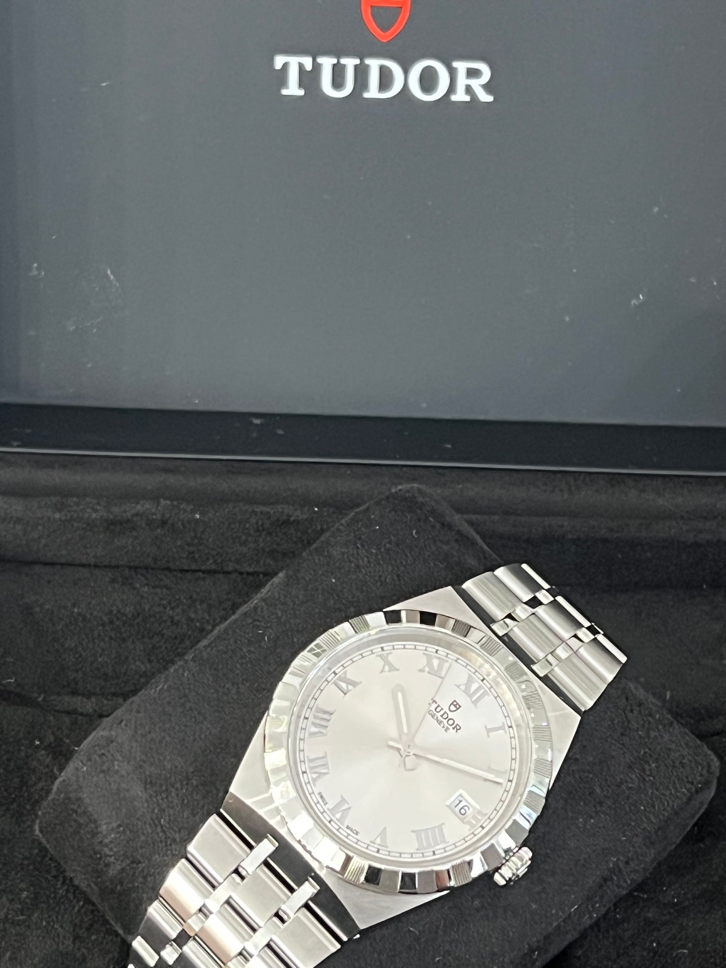 Tudor Royal 38 - 28500